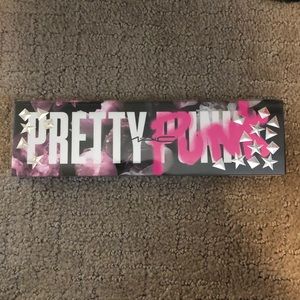 Brand NWT MAC Pretty Punk Eyeshadow Palette